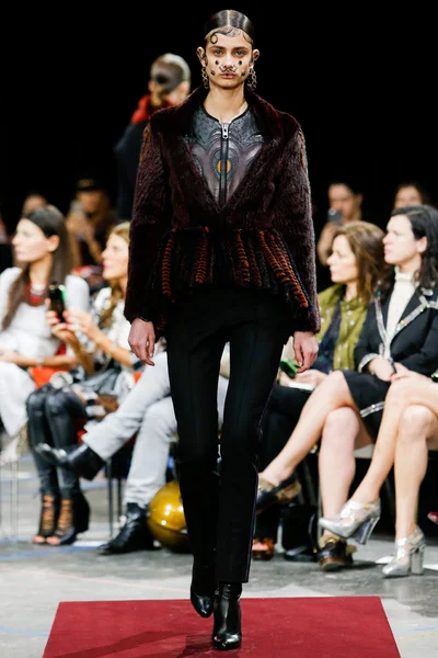Look 36
